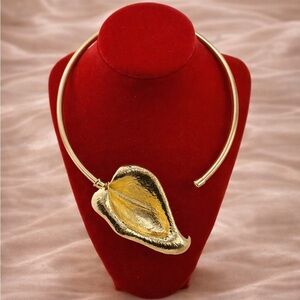 Ethereal Bloom Gold Calla Lily Choker Necklace